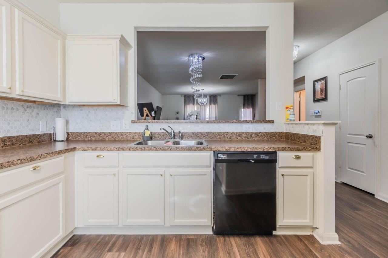 Luxury 5Br Dallas Retreat With Business Amenities - Perfect For Business Travelers, Families & Groups Exteriör bild