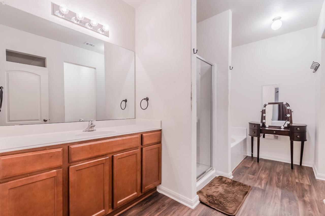 Luxury 5Br Dallas Retreat With Business Amenities - Perfect For Business Travelers, Families & Groups Exteriör bild