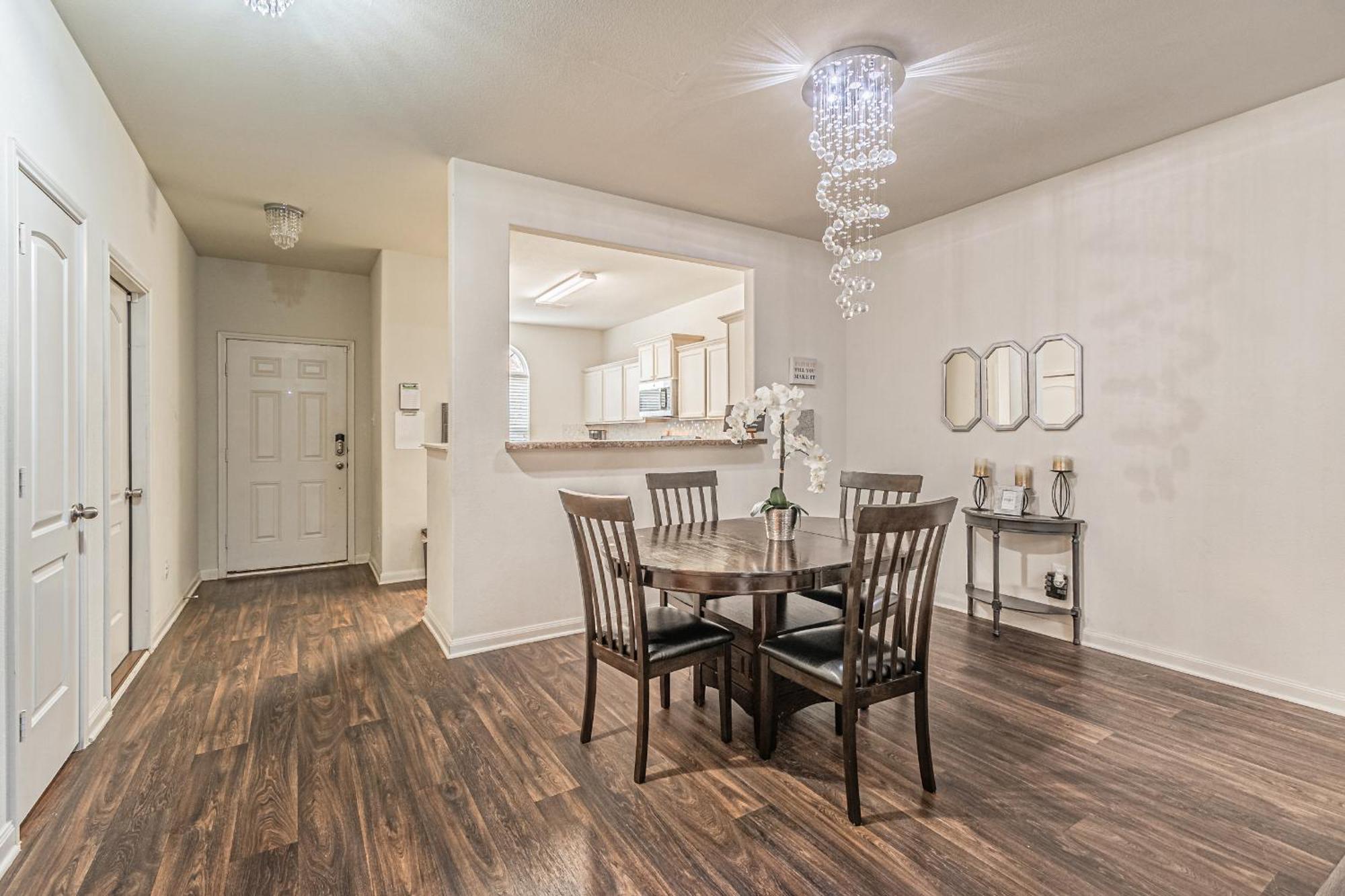 Luxury 5Br Dallas Retreat With Business Amenities - Perfect For Business Travelers, Families & Groups Exteriör bild