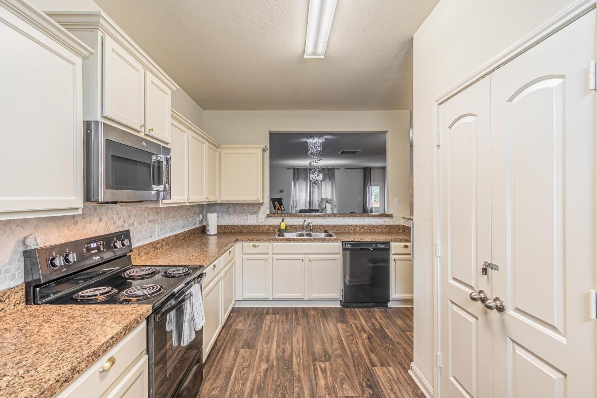 Luxury 5Br Dallas Retreat With Business Amenities - Perfect For Business Travelers, Families & Groups Exteriör bild